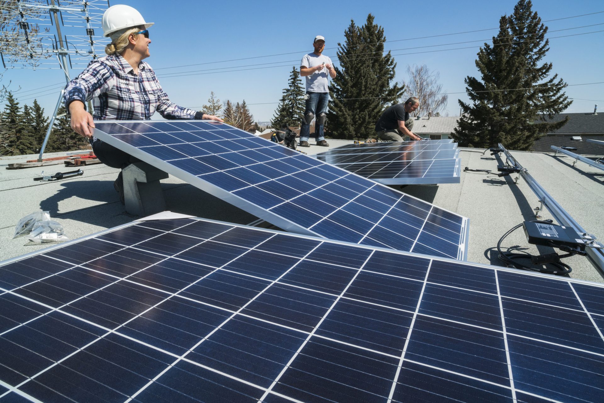 What You Need To Know Before Installing Solar Panels On Your Roof 